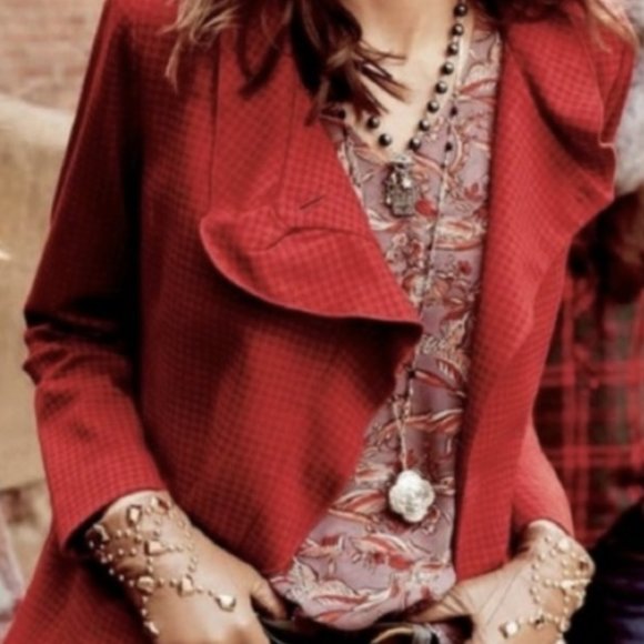 Size XS: CAbi Good Luck Blouse with Red Crane Style 3611 - Picture 2 of 4